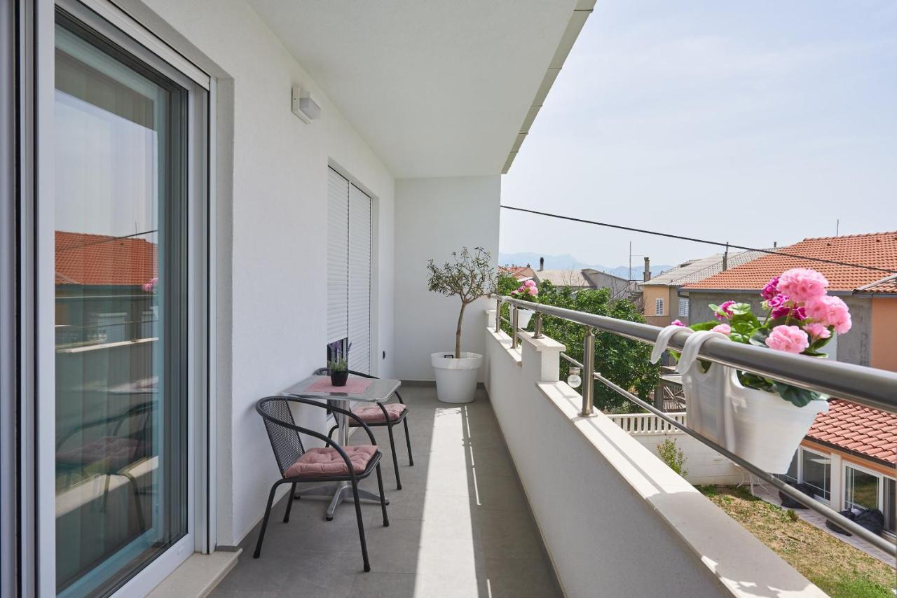 Apartments Infinity Kaštela Eksteriør bilde